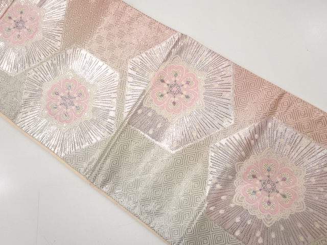 華紋に孔雀羽根模様織り出し　袋帯